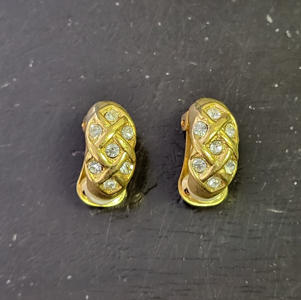 Vintage Clip On Earrings